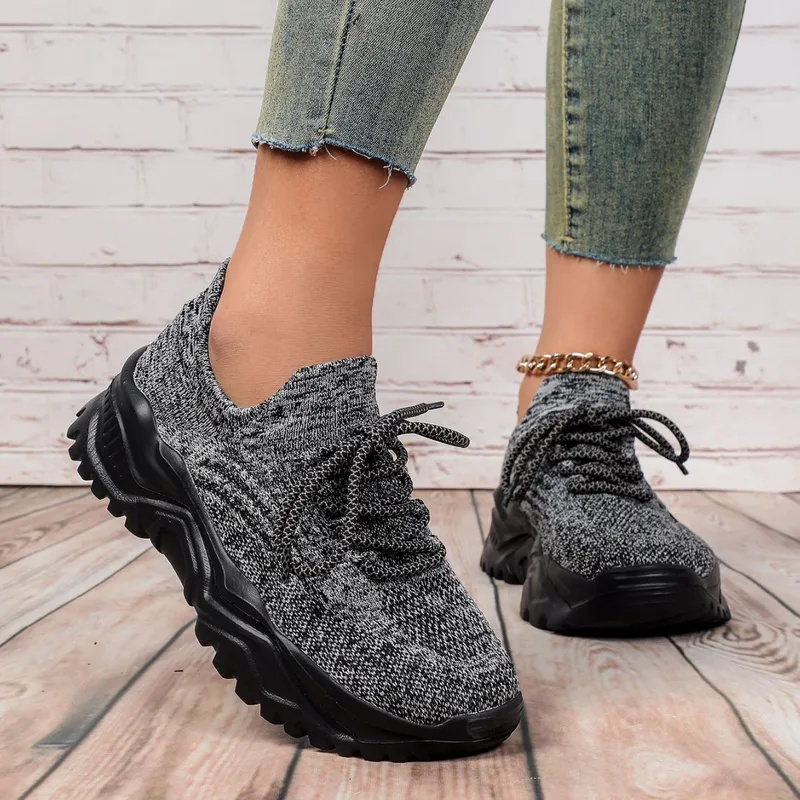 أحذية رياضية عصرية بنعل سميك ل - مراجعة Mens Fashion Trainers وسعره
